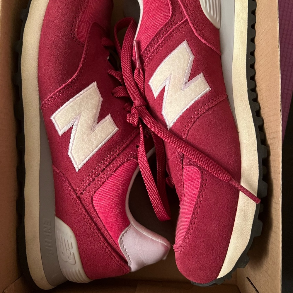 New Balance Sneakers sz 8